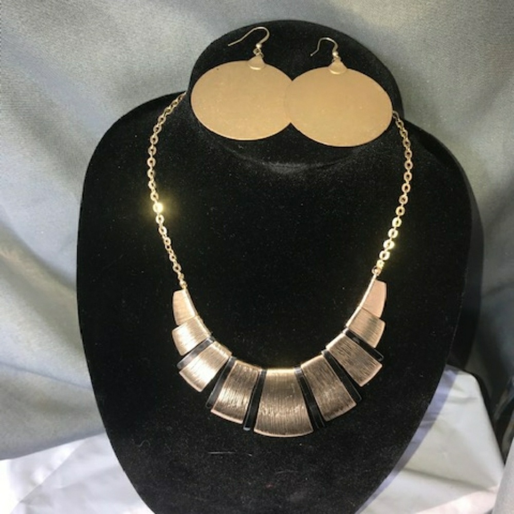 All that glitters Gold Necklace